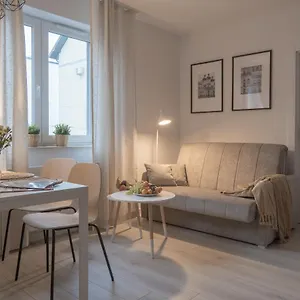 https://apartament-clever-1-kamienica-grochw.warsawhotelspoland.com